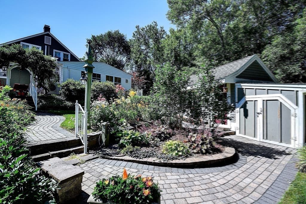 647 Main St # B, Oxford MA 01537