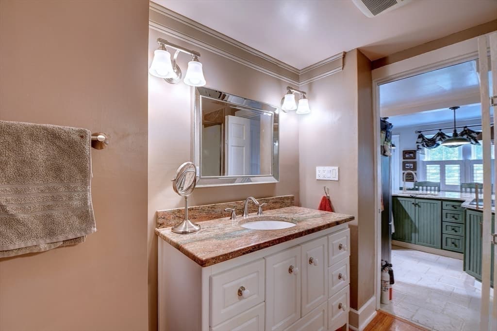 647 Main St # B, Oxford MA 01537 photo 19