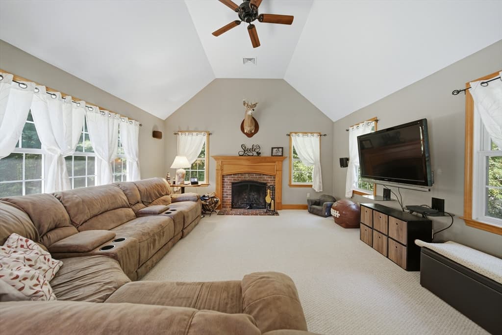 259 Cherry St, Bridgewater MA 02324 photo 5