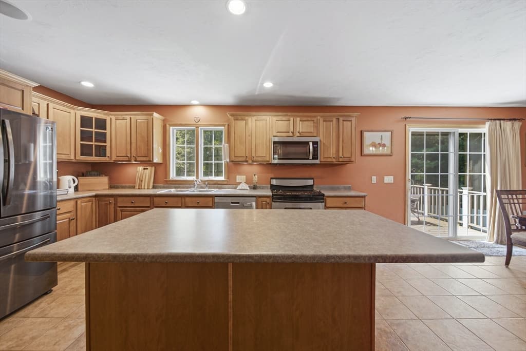 259 Cherry St, Bridgewater MA 02324 photo 11