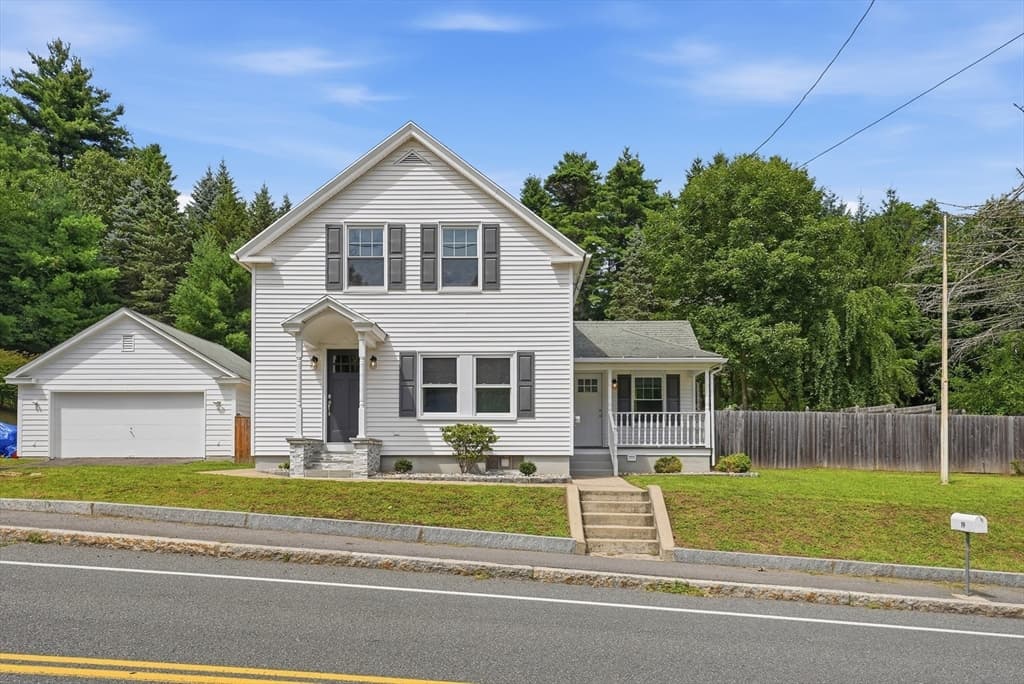 19 Depot St, Belchertown MA 01007