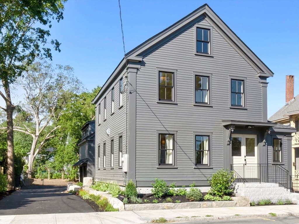 287 Merrimac St, Newburyport MA 01950