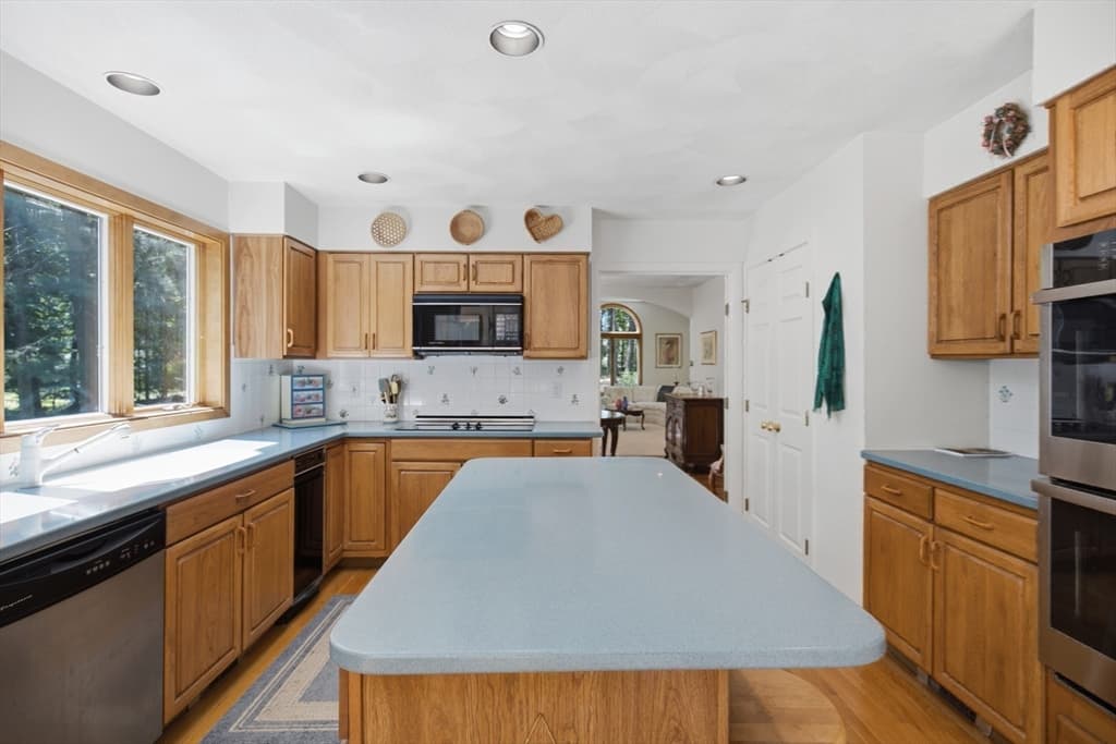 Single Family Residence at 176 Pegan Ln, Dover MA 02030, Dover, photo 5 of 25