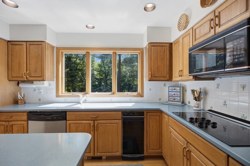 Single Family Residence at 176 Pegan Ln, Dover MA 02030, Dover, photo 4 of 25
