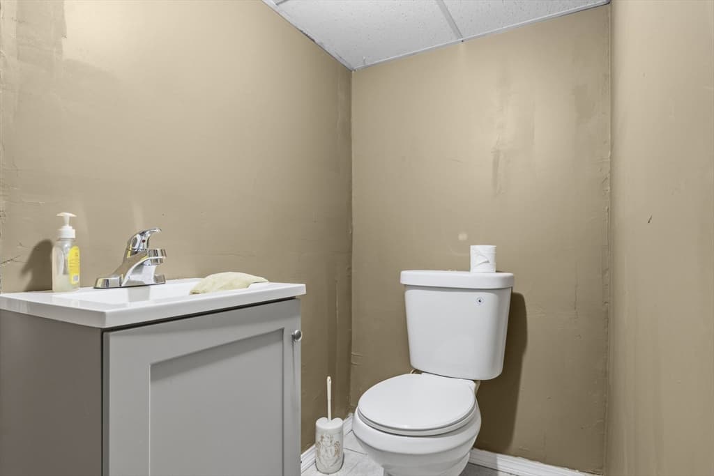 31 Sachem St, Fall River MA 02724 photo 26
