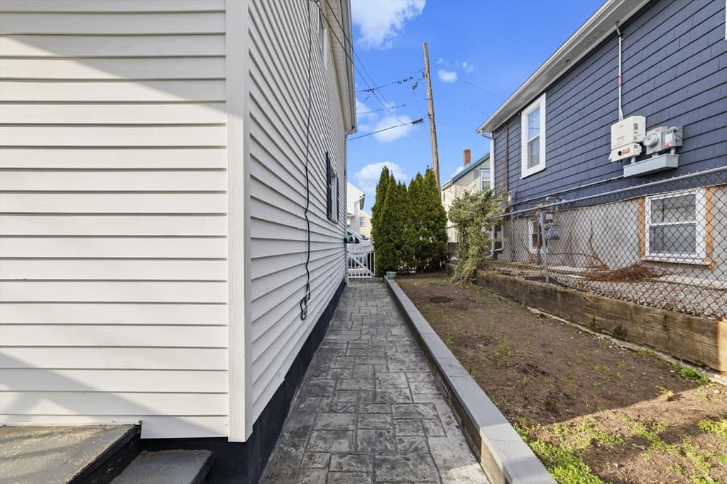 31 Sachem St, Fall River MA 02724 photo 8