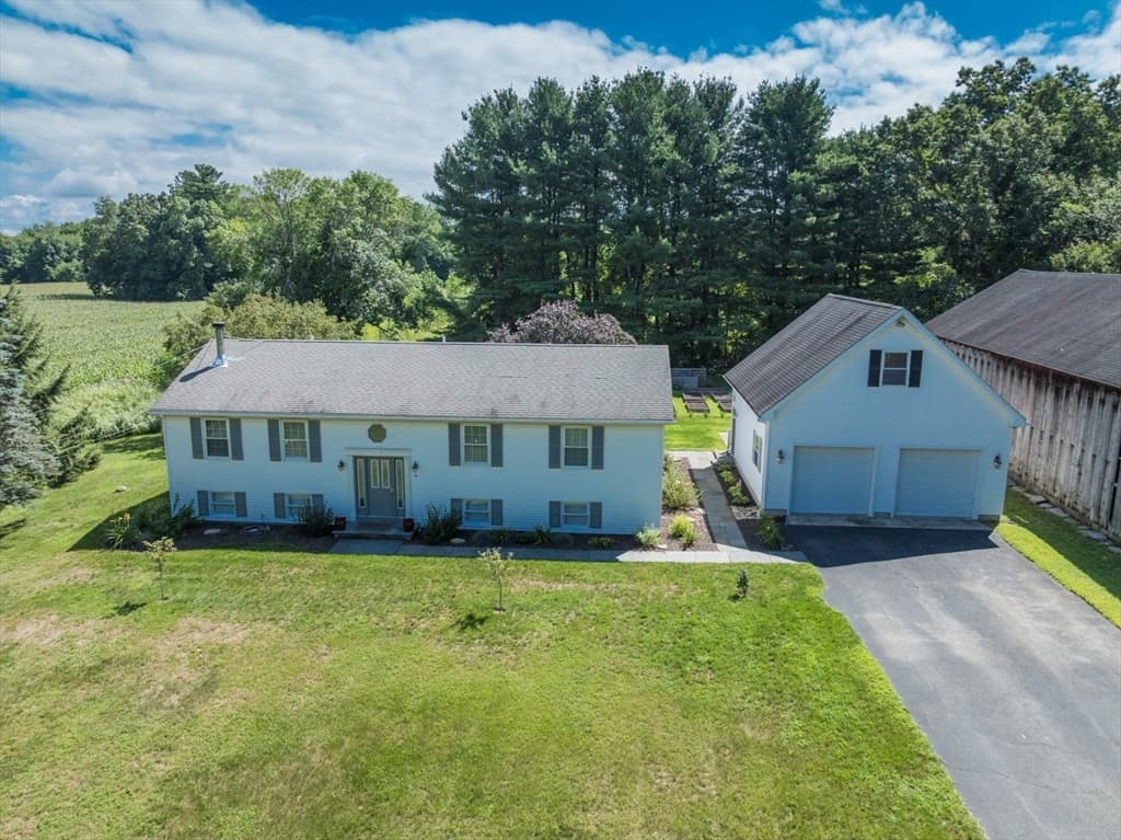 96 Straits Rd, Hatfield MA 01038