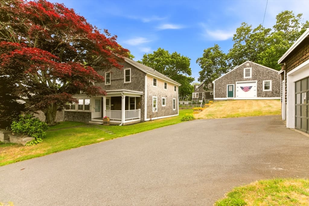 22 South Avenue, Tiverton RI 02878