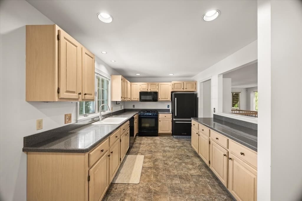 701 Winthrop Street # 316, Taunton MA 02780 photo 17