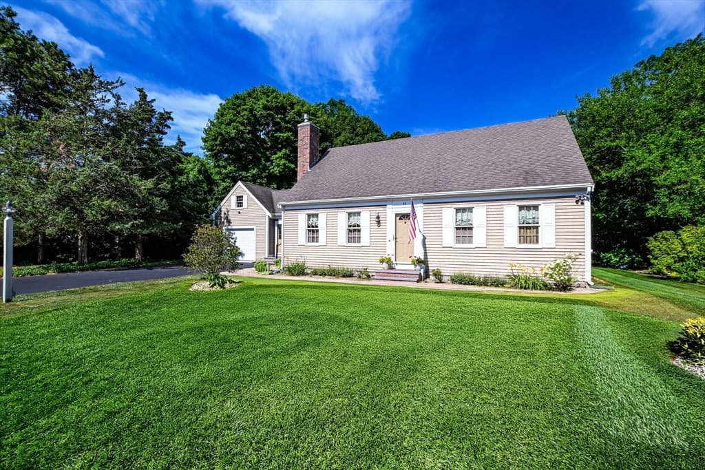 86 Sadys Lane, Falmouth MA 02536