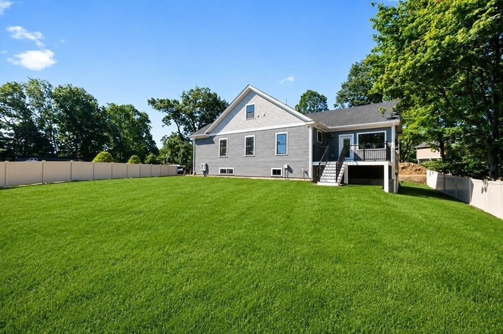 77 Farm St., Wakefield MA 01880 photo 2