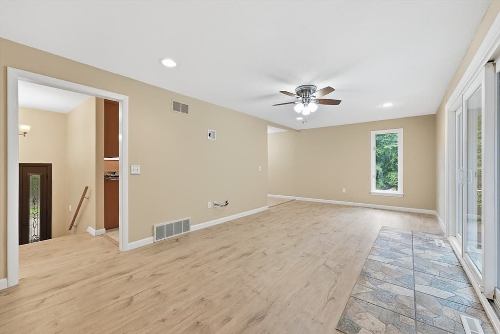 9 Flintlock Ln, Amherst MA 01002 photo 6