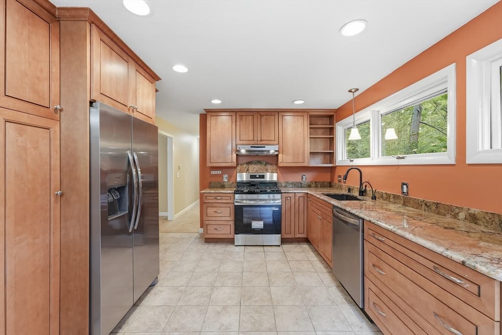 9 Flintlock Ln, Amherst MA 01002 photo 13