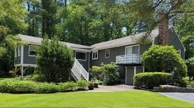 98 South Washington St, Norton MA 02766 photo 3