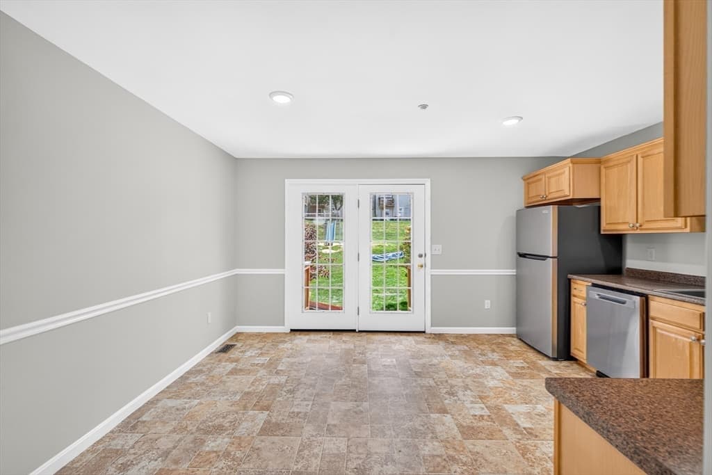 Condominium at 5 Chandler Ct # A, Hudson NH 03051, Hudson, photo 13 of 39