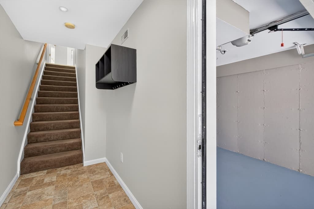 Condominium at 5 Chandler Ct # A, Hudson NH 03051, Hudson, photo 7 of 39