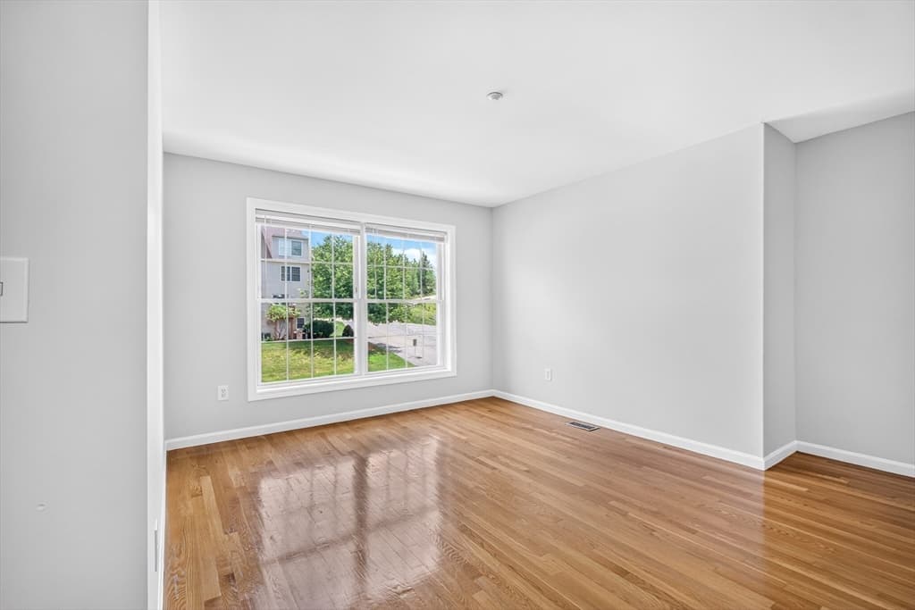 Condominium at 5 Chandler Ct # A, Hudson NH 03051, Hudson, photo 3 of 39