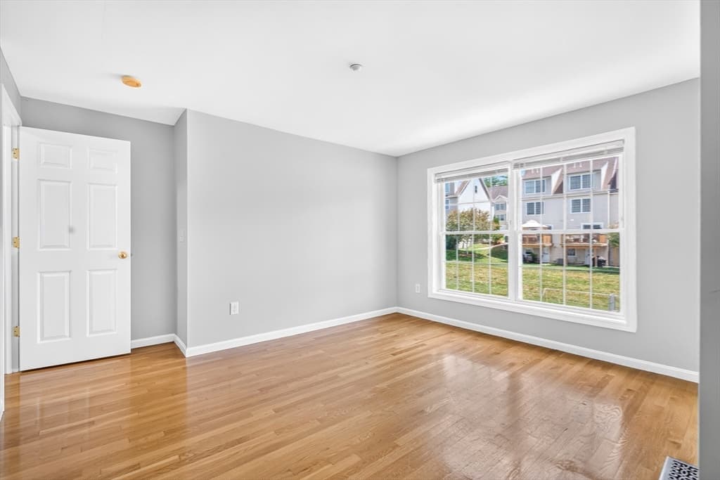 Condominium at 5 Chandler Ct # A, Hudson NH 03051, Hudson, photo 14 of 39