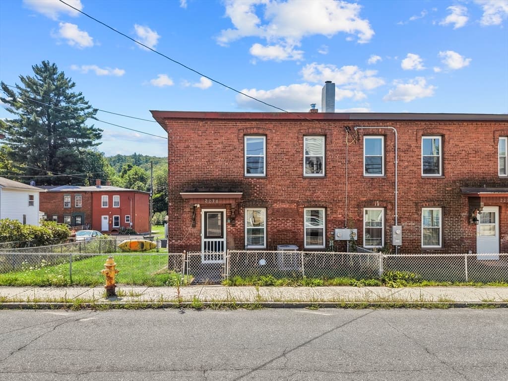 2271 Main St, Warren MA 01092