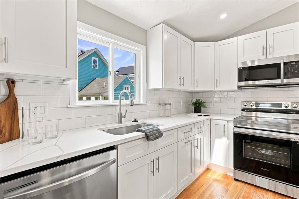 25 Leland St, Malden MA 02148 photo 3