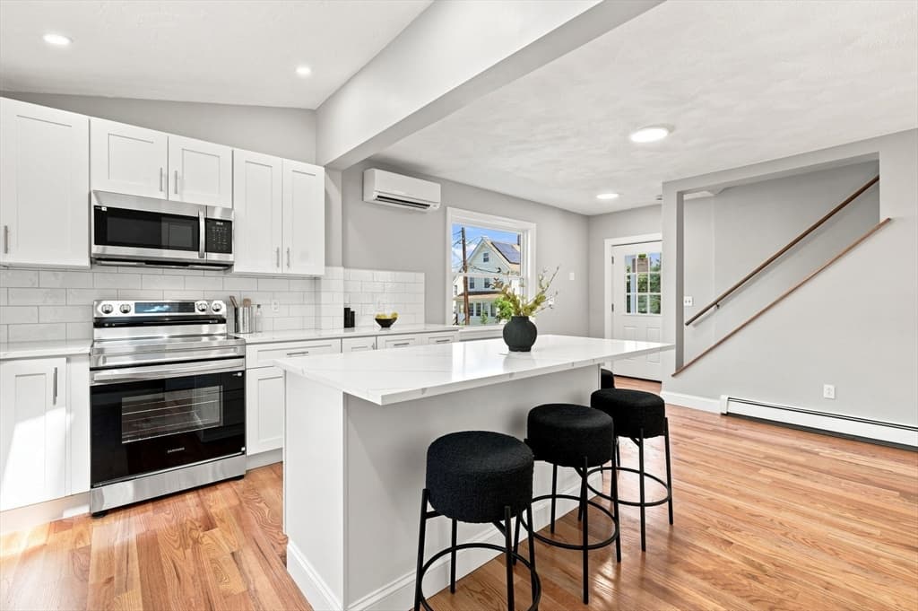 25 Leland St, Malden MA 02148 photo 4