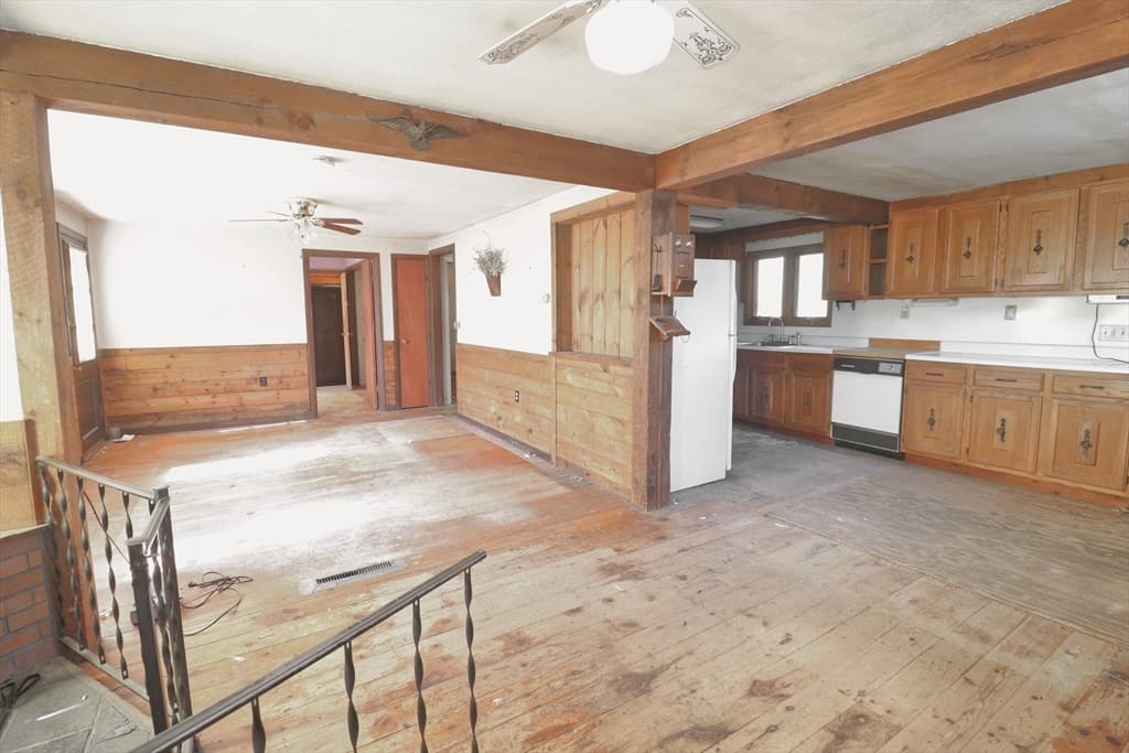 319 Main Street, Plaistow NH 03865 photo 2