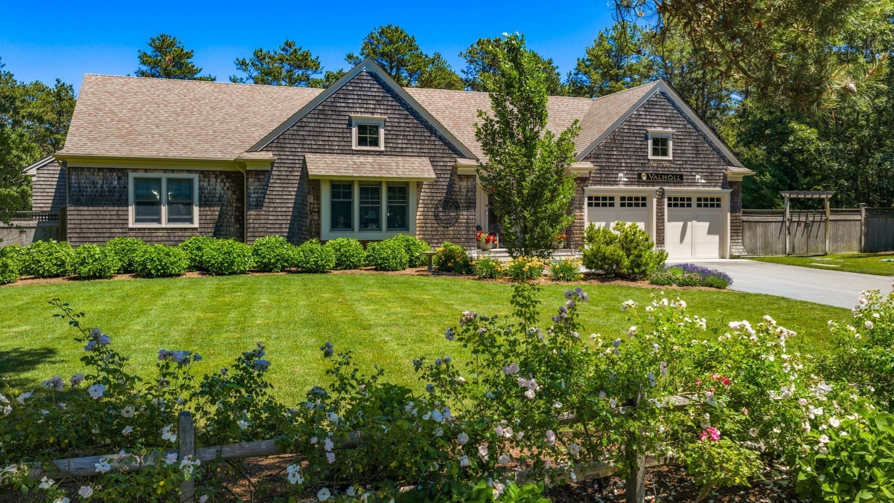 Single Family Residence at 15 Capt Bellamy, Wellfleet MA 02657, photo 3 of 42