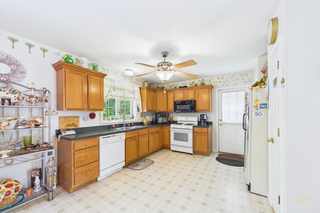 76 Erin Ct., New Bedford MA 02745 photo 17
