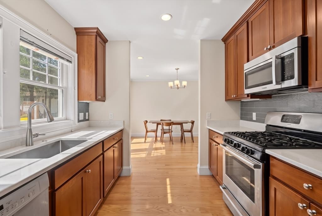 37-39 Beaconsfield Road, Brookline MA 02445 photo 27