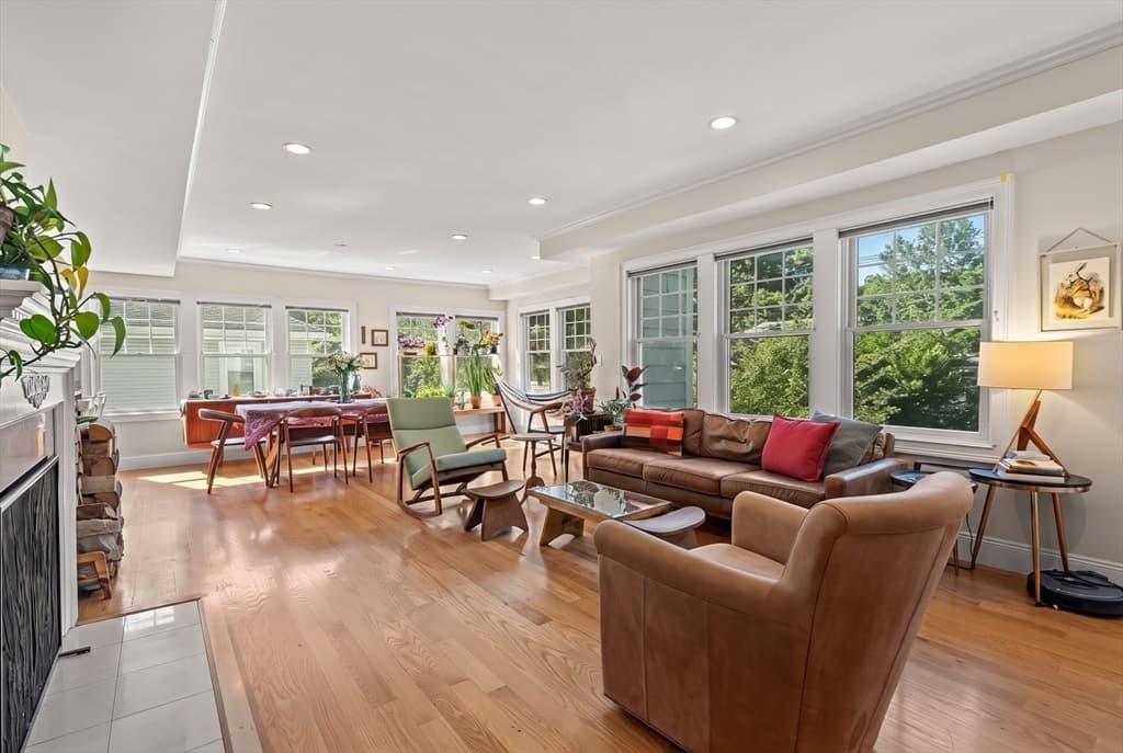 37-39 Beaconsfield Road, Brookline MA 02445 photo 5