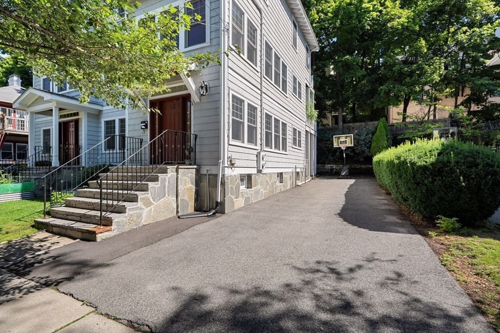 37-39 Beaconsfield Road, Brookline MA 02445 photo 24