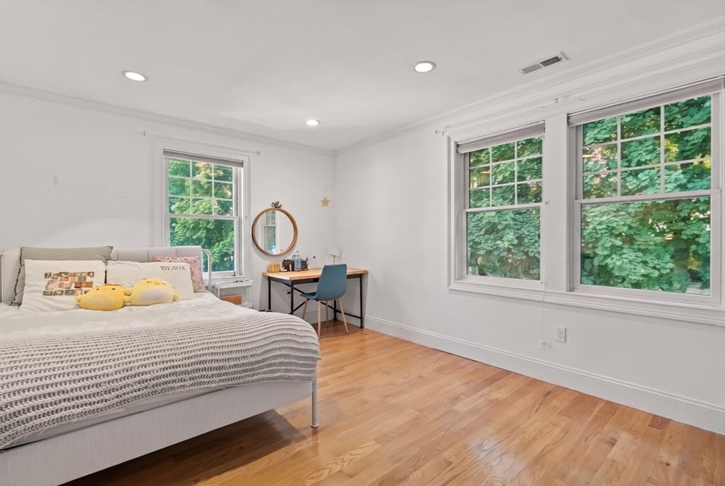37-39 Beaconsfield Road, Brookline MA 02445 photo 18