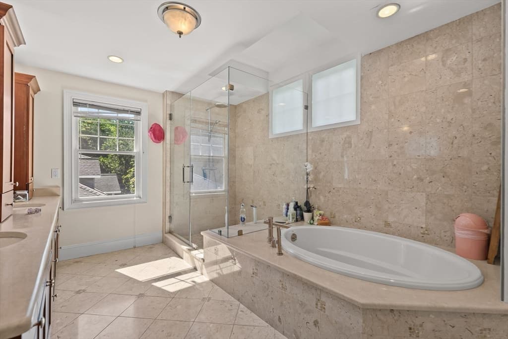37-39 Beaconsfield Road, Brookline MA 02445 photo 15