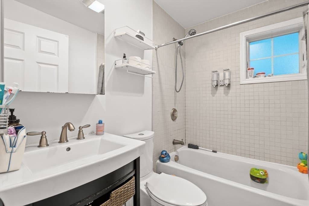 37-39 Beaconsfield Road, Brookline MA 02445 photo 31