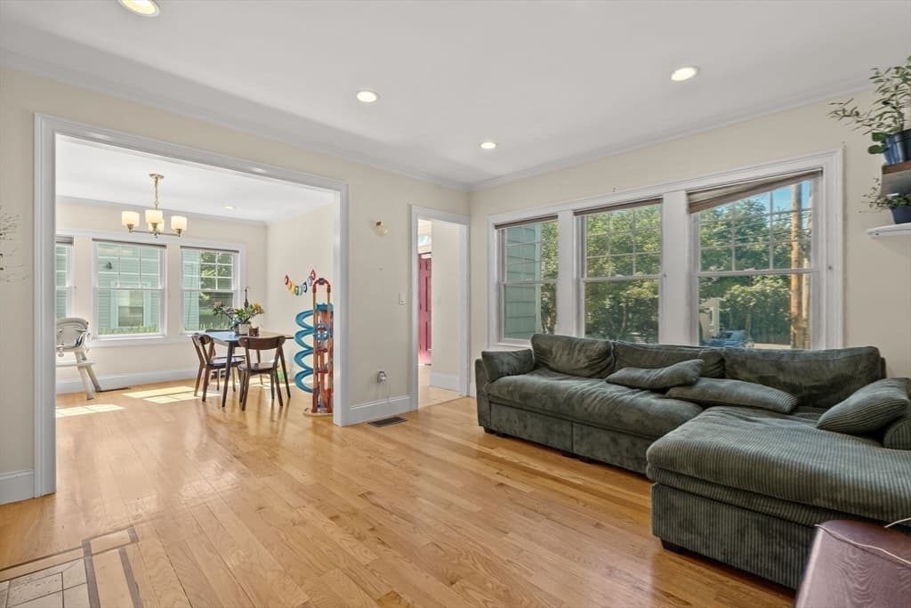 37-39 Beaconsfield Road, Brookline MA 02445 photo 25