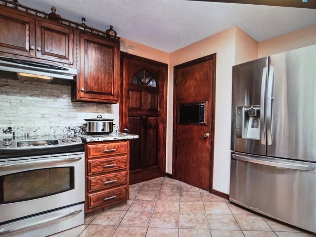 54 Lancaster Rd, Clinton MA 01510 photo 9
