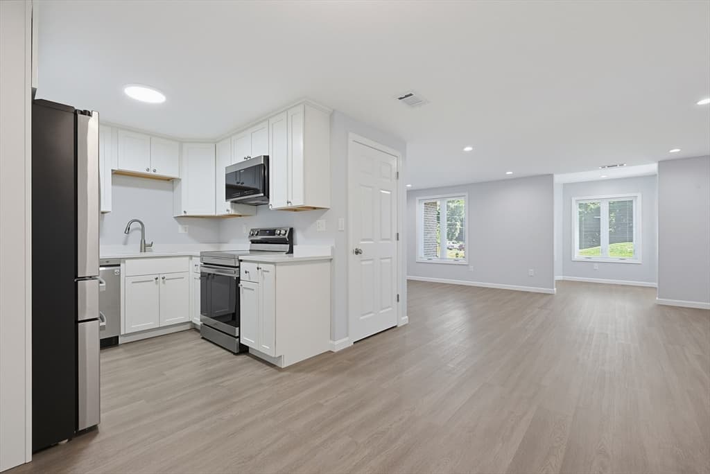 108 Norton Ave # 9, Easton MA 02334 photo 4