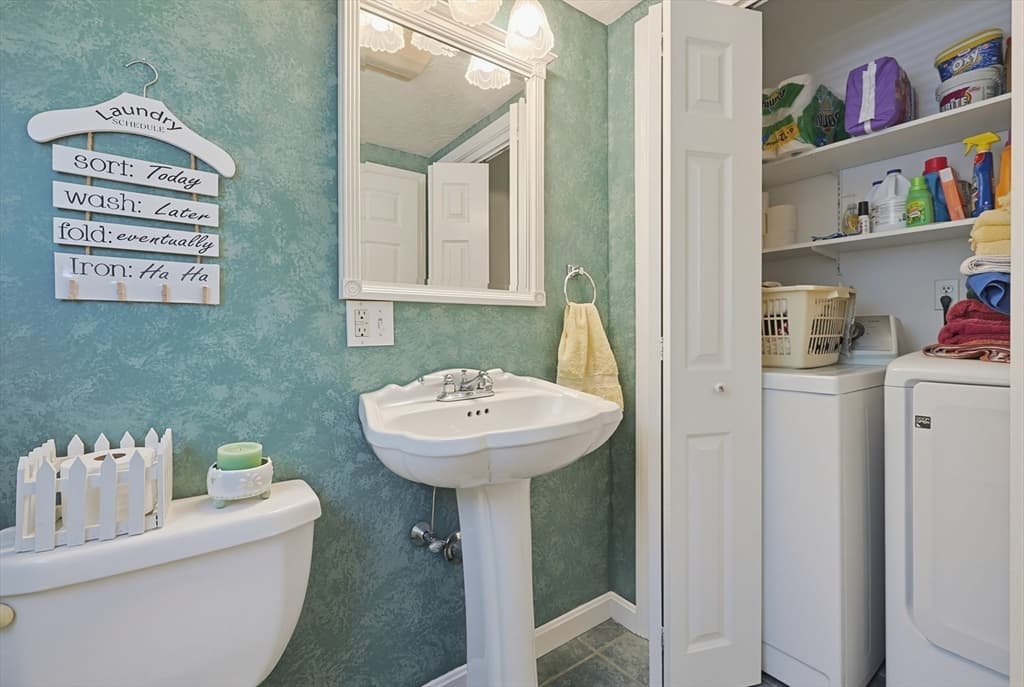 650 Crane Ave S, Taunton MA 02780 photo 24