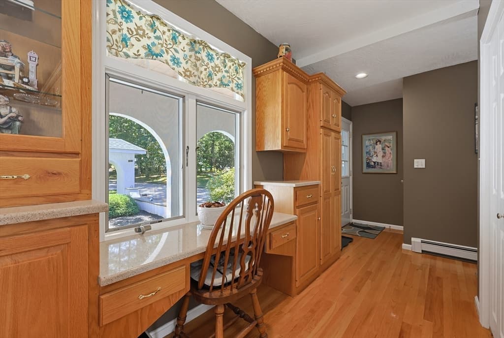 650 Crane Ave S, Taunton MA 02780 photo 14