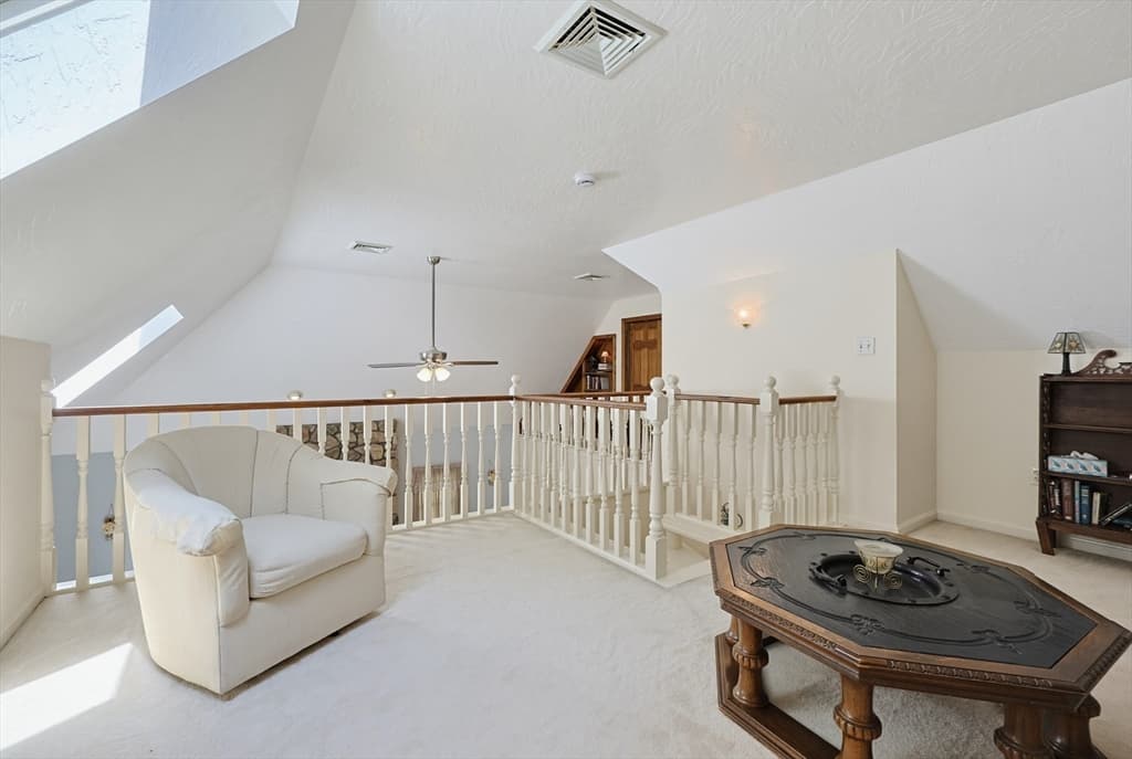 650 Crane Ave S, Taunton MA 02780 photo 8