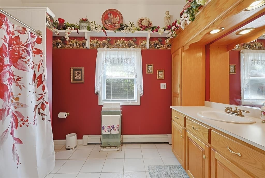 650 Crane Ave S, Taunton MA 02780 photo 21