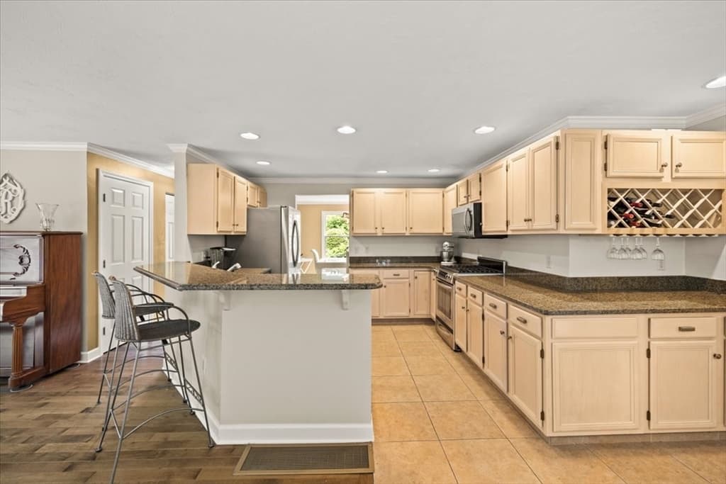 100 W Lake Dr, Taunton MA 02780 photo 17