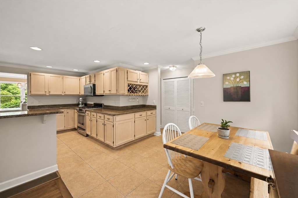 100 W Lake Dr, Taunton MA 02780 photo 20