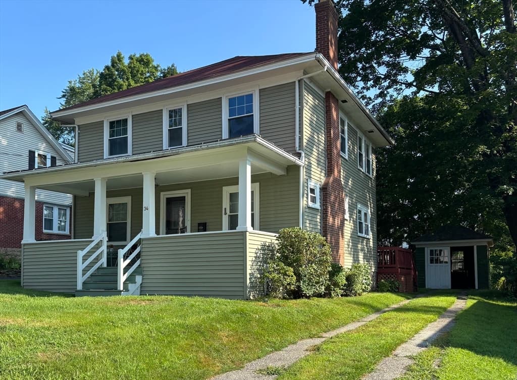 34 Woodland St, Southbridge MA 01550