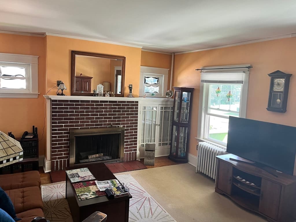 34 Woodland St, Southbridge MA 01550 photo 5