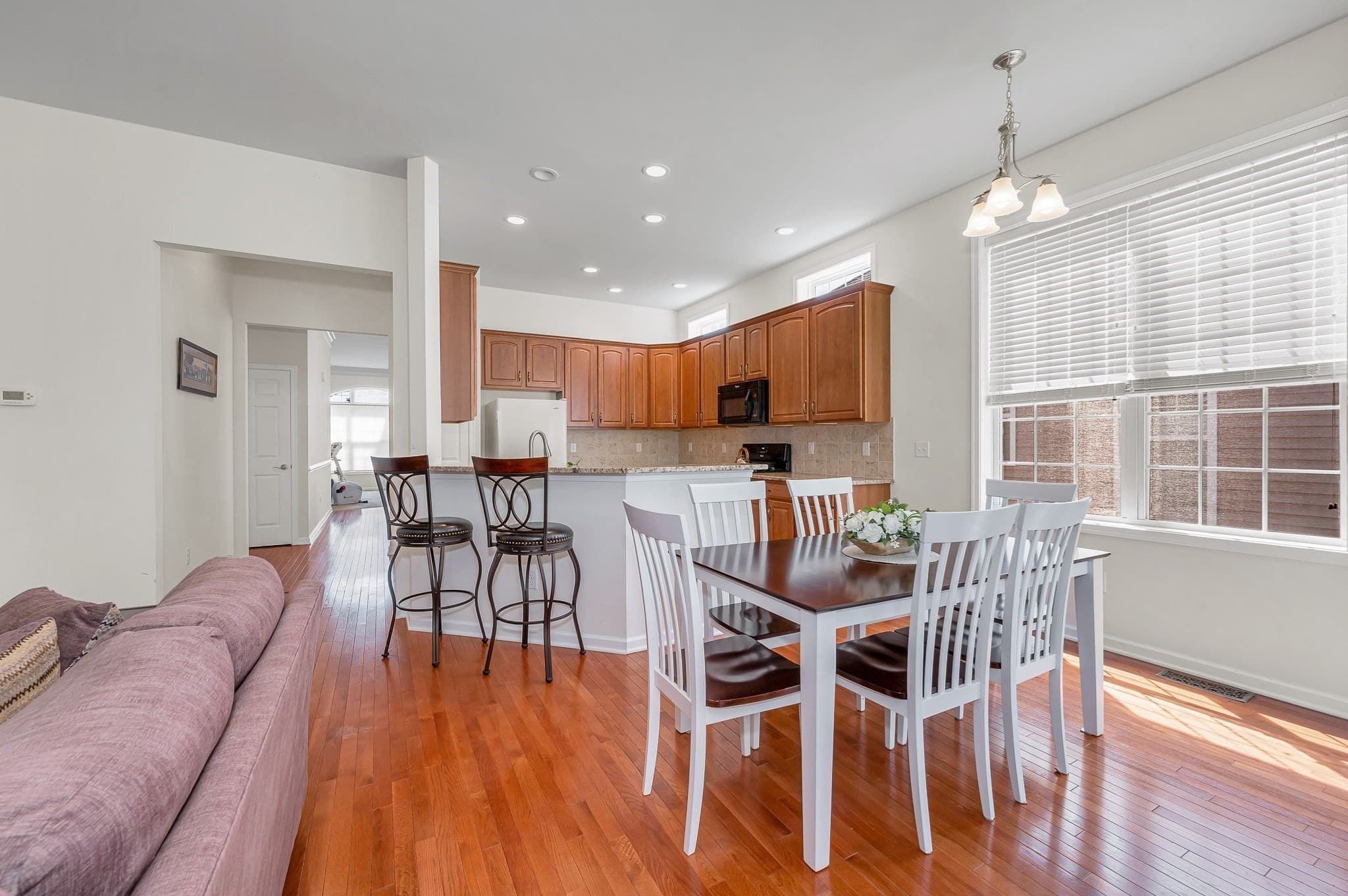 Single Family Residence at 106 Sherwood Dr Methuen Ma 01844, Methuen MA 01844, Methuen, photo 6 of 18