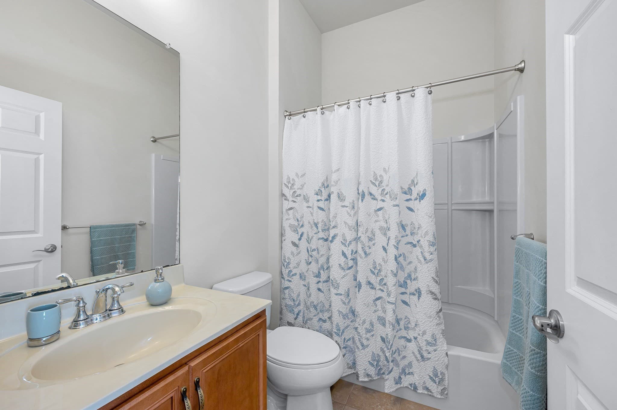 Single Family Residence at 106 Sherwood Dr Methuen Ma 01844, Methuen MA 01844, Methuen, photo 8 of 18