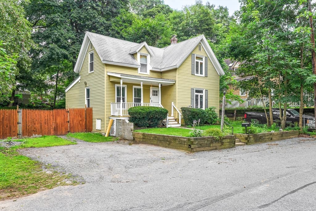 29 May St, Spencer MA 01562 photo 3