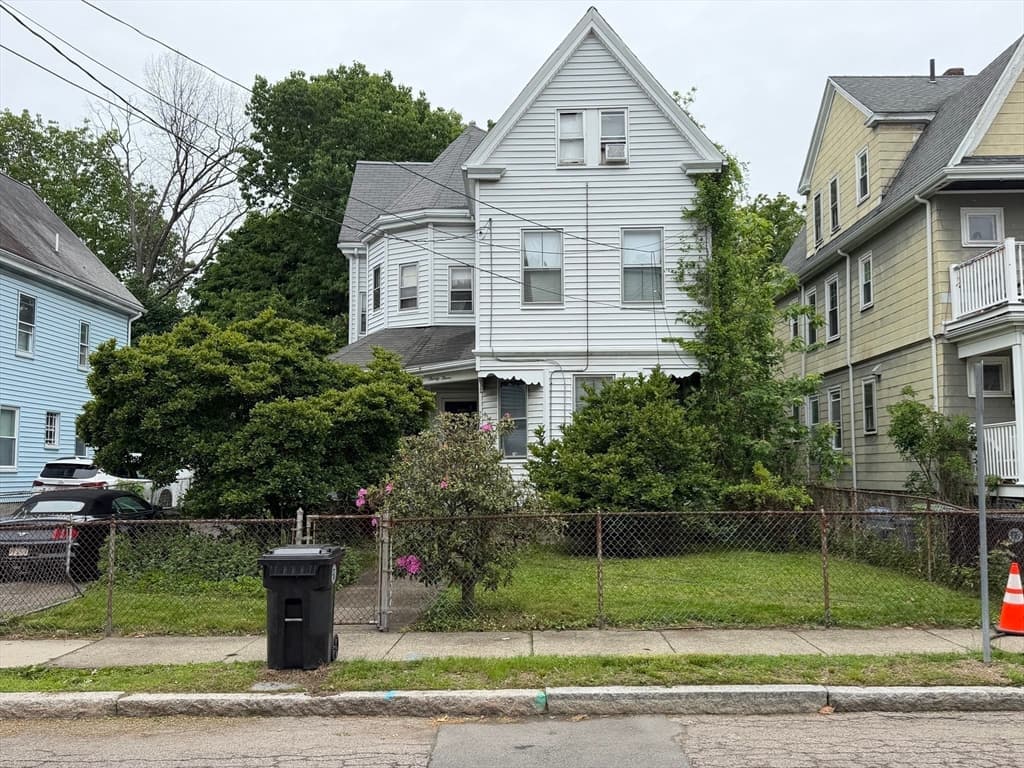 33 Melendy Ave, Watertown MA 02472 photo 2