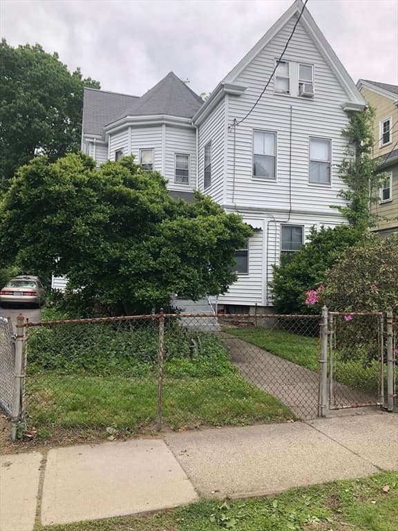 33 Melendy Ave, Watertown MA 02472 photo 5